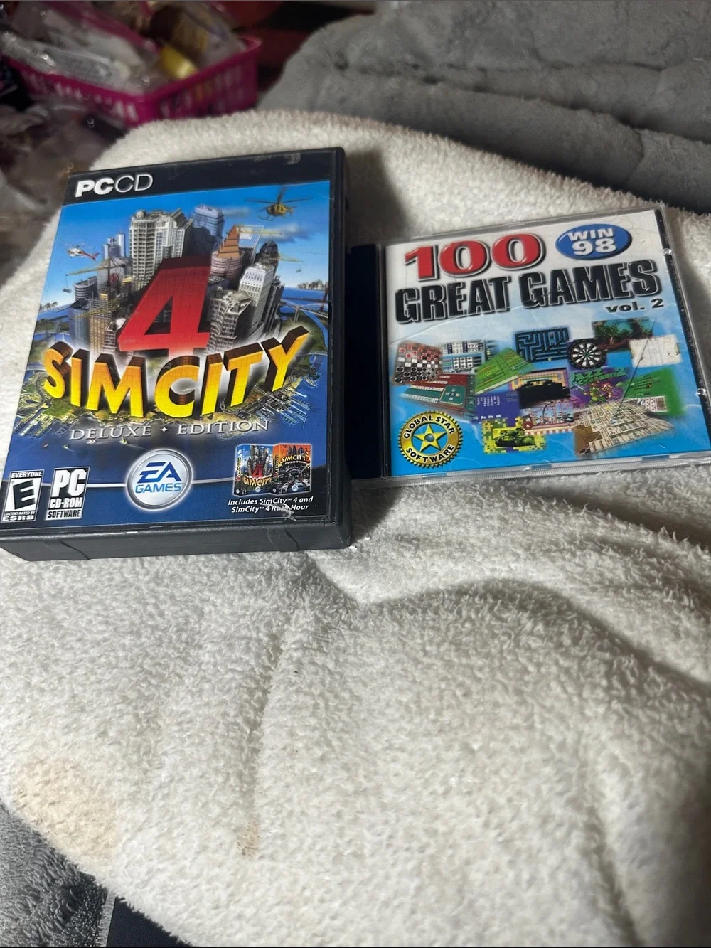 SimCity 4 Deluxe Edition PC Game + 100 Great Games CD-case broken